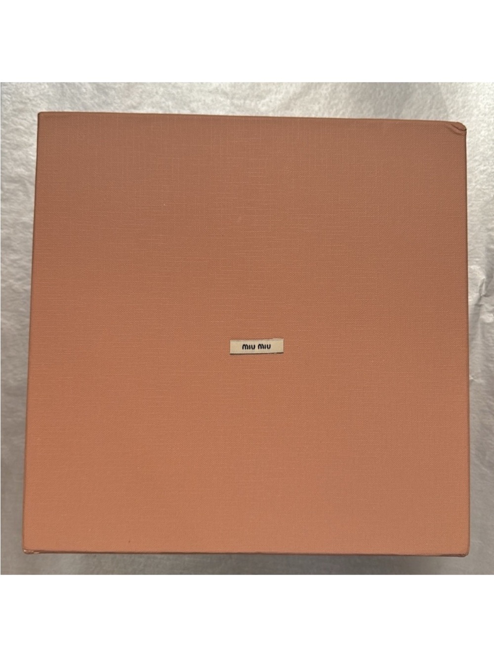 Miu
Miu Miu Box For Storage Of Small Goods Like Purse & Wallets
10x10x4 (inches)